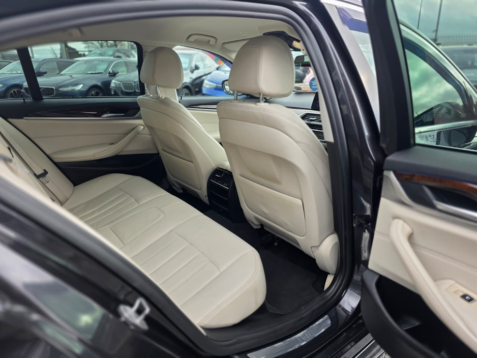 2018 BMW 5 Series - image 21
