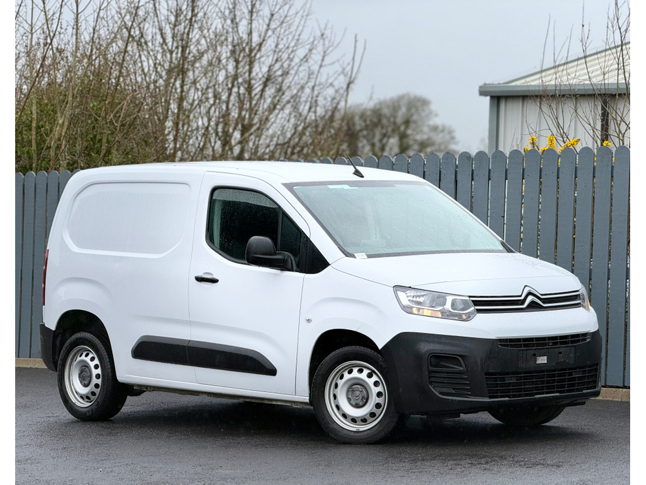 2024 Citroen Berlingo - image 2