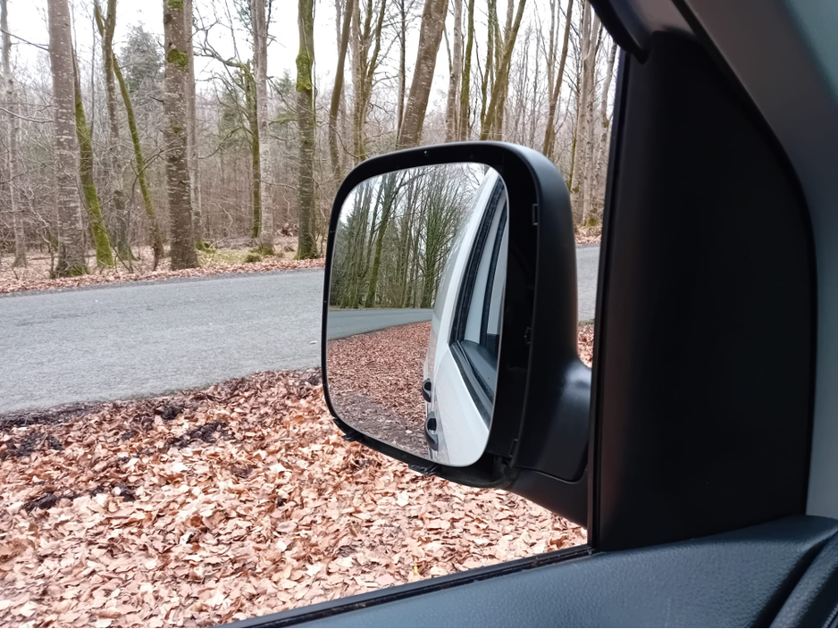 2018 Volkswagen Caddy - image 23