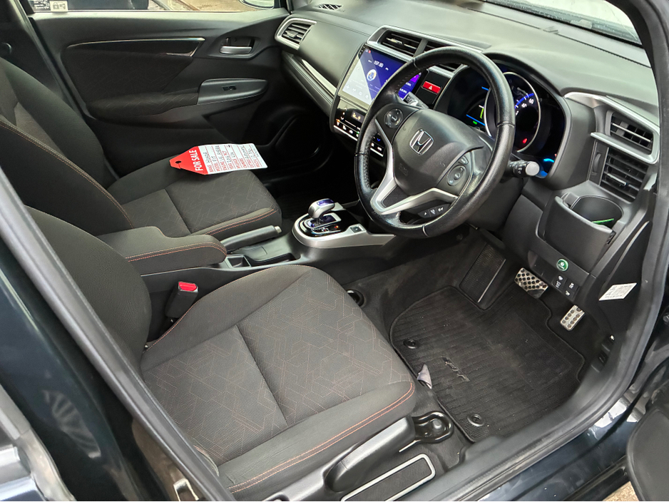 2016 Honda Fit DAA-GP5 €12,750