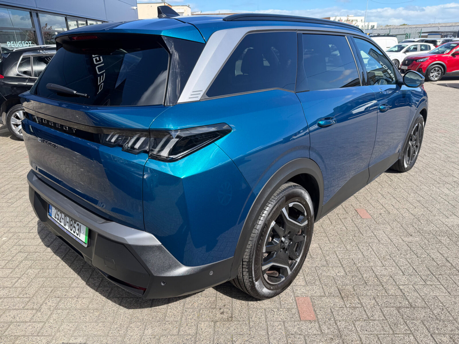 2025 Peugeot 5008 - image 5