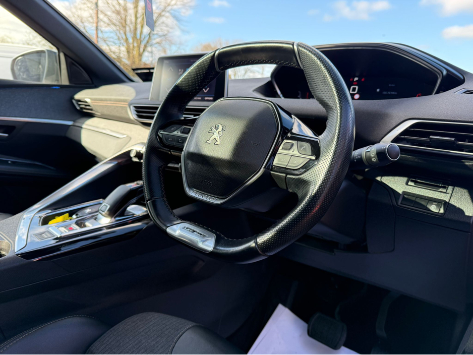 2020 Peugeot 3008 - image 13