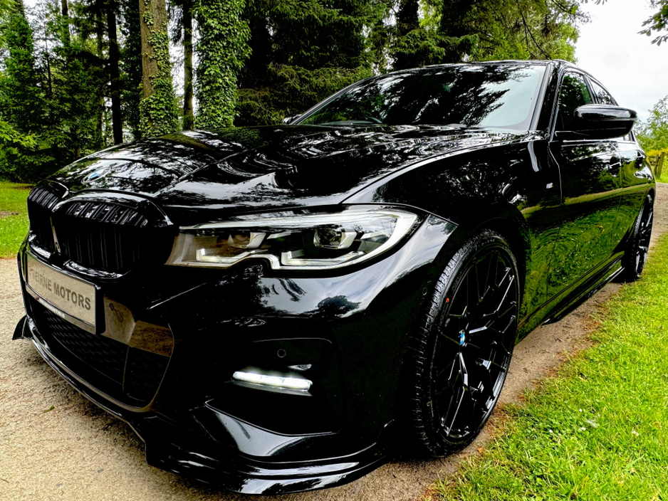 2022 BMW 3 Series - image 7