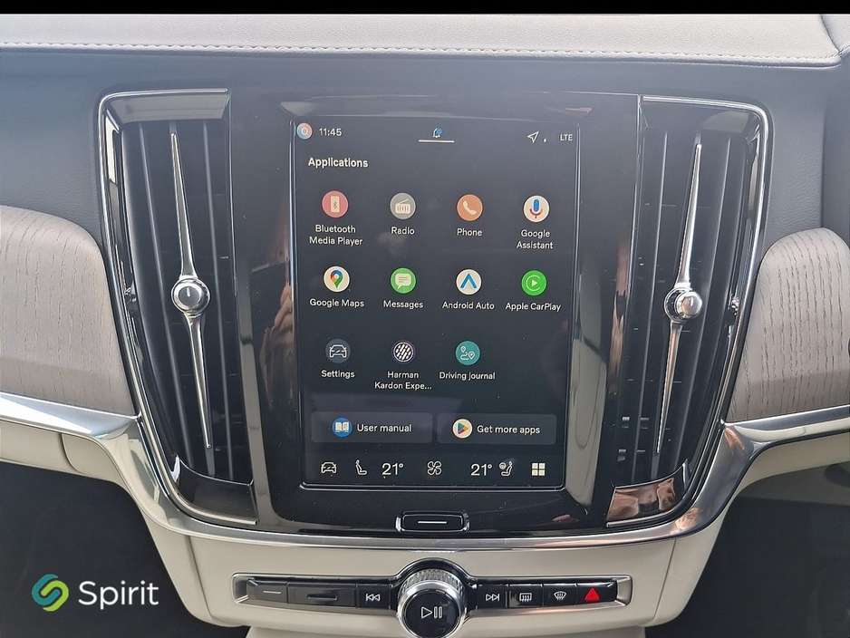 2026 Volvo V90 - image 13