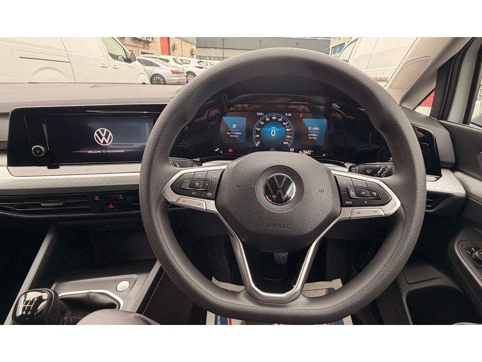 2021 Volkswagen Golf - image 15