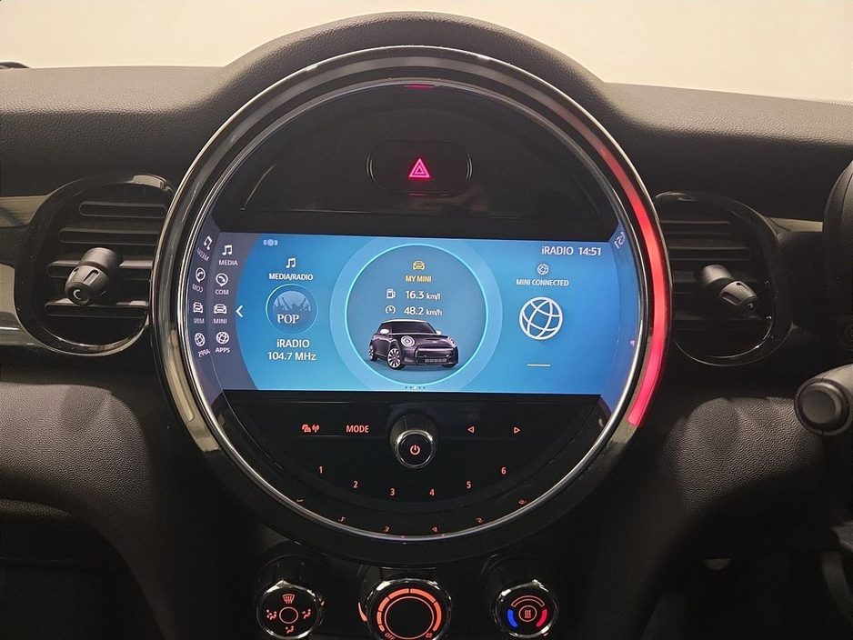 2021 MINI Hatch - image 8