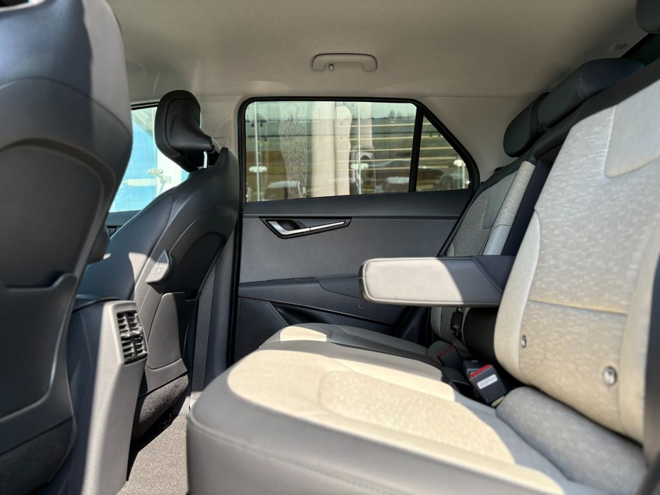 2023 Kia Niro - image 4
