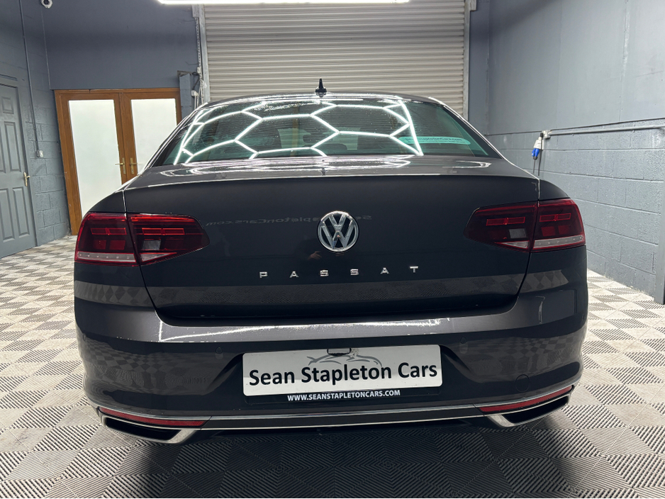 2021 Volkswagen Passat - image 10