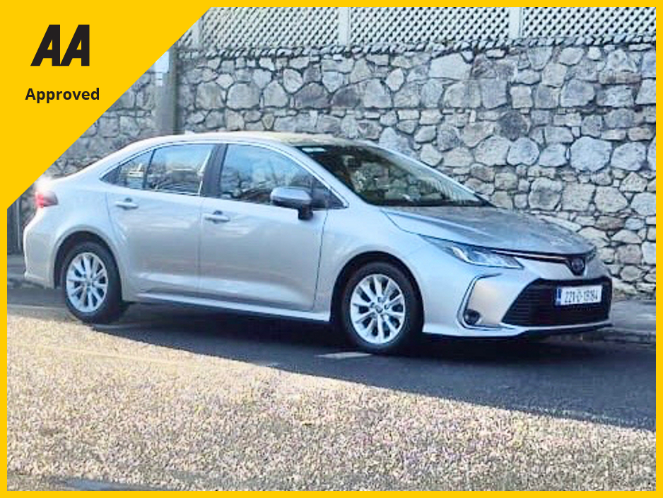 2022 Toyota Corolla - image 2