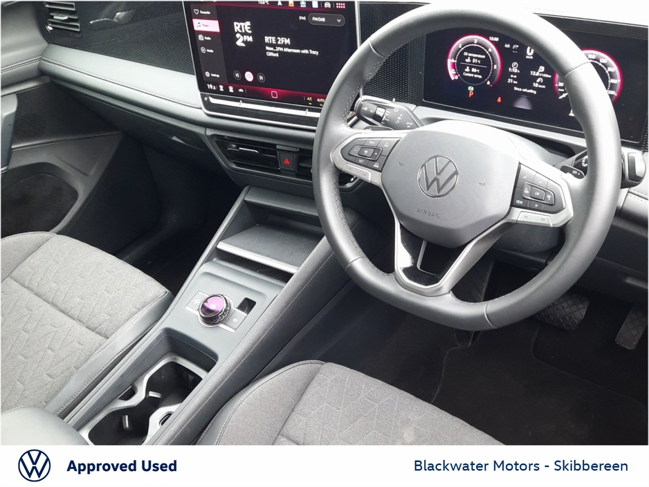 2025 Volkswagen Tiguan - image 8