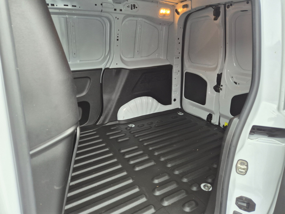 2023 Fiat Doblo - image 12