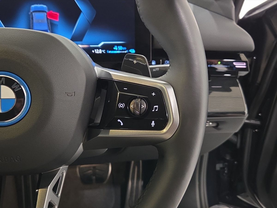 2024 BMW 5 Series - image 18