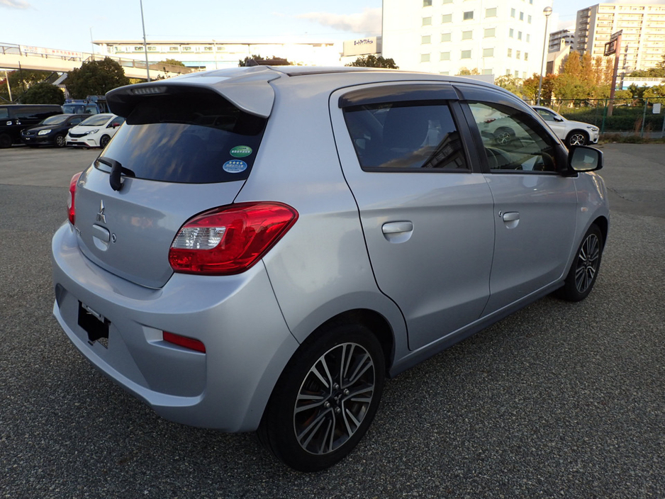2017 Mitsubishi Mirage - image 4