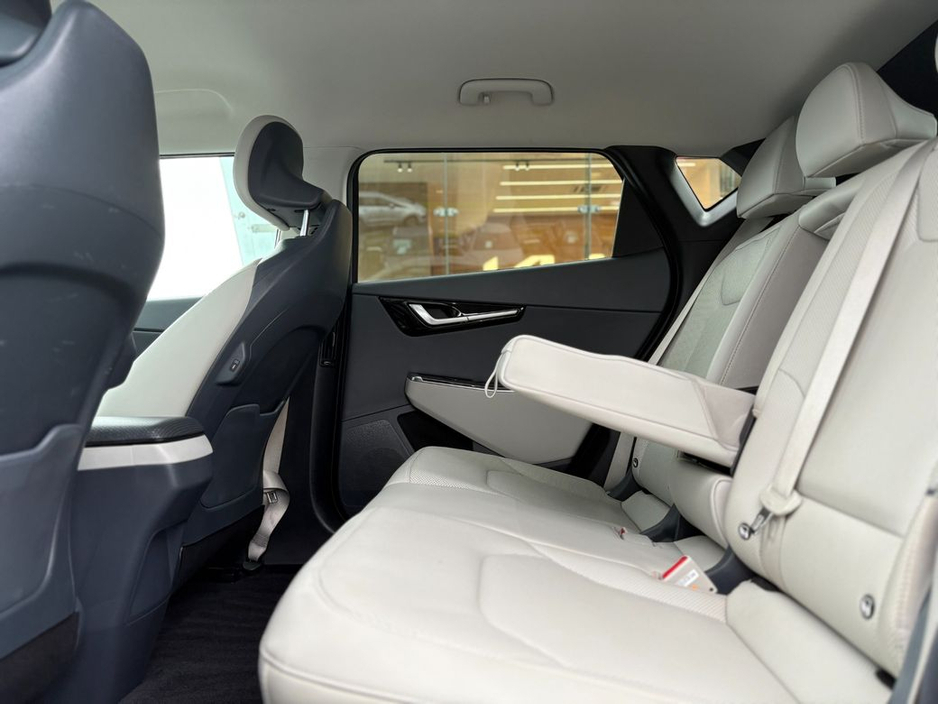 2023 Kia EV6 - image 4