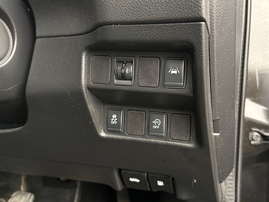 2017 Nissan Qashqai - image 19