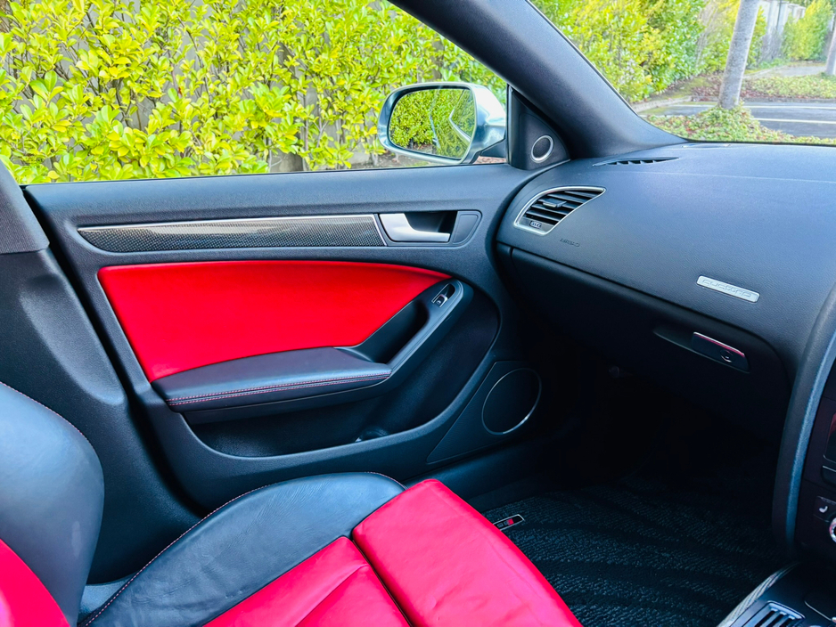 2012 Audi S5 - image 22