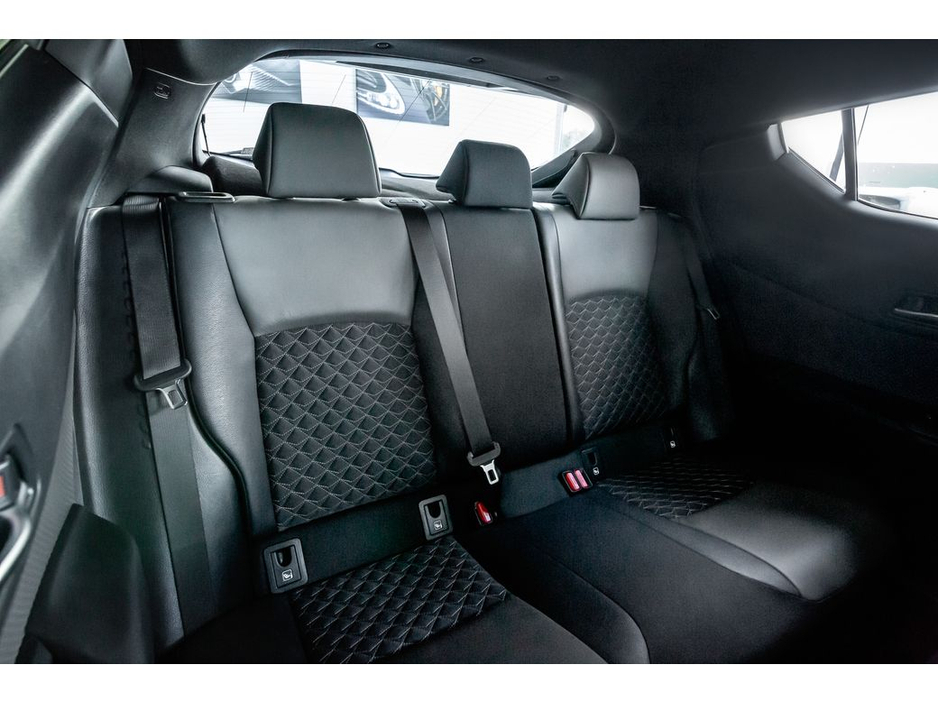 2023 Toyota C-HR SOL HYBRID €26,899