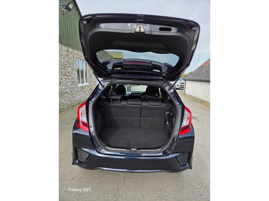 2016 Honda Fit - image 7