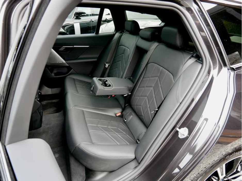 2025 BMW 5 Series - image 17