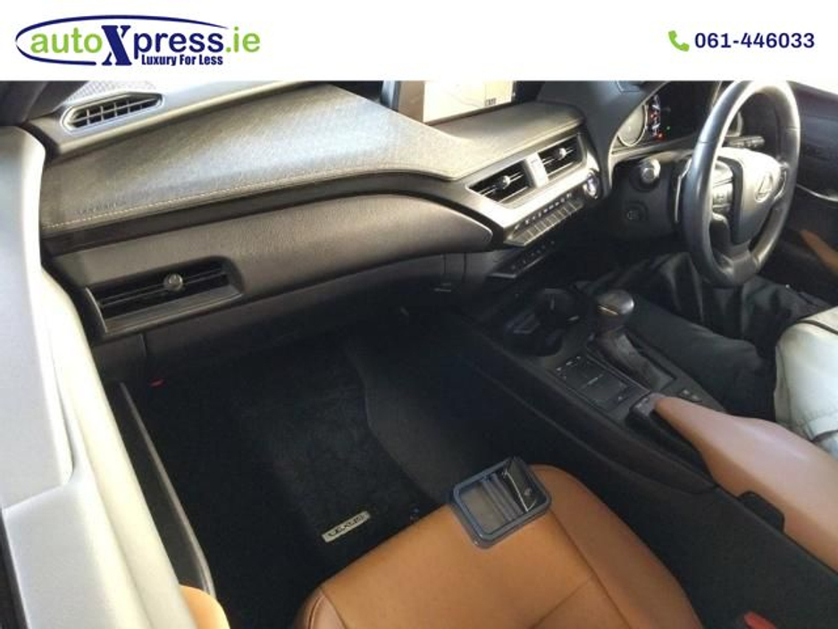 2021 Lexus UX 250 H 2.0 Hybrid VERSION C Leather Pack €29,995