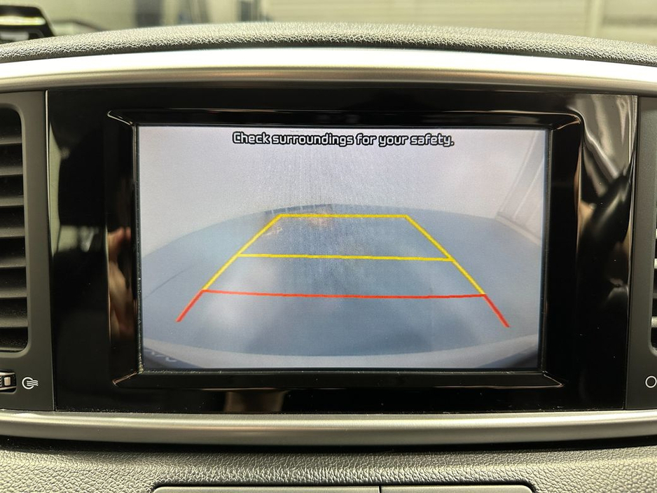 2020 Kia Sportage - image 11