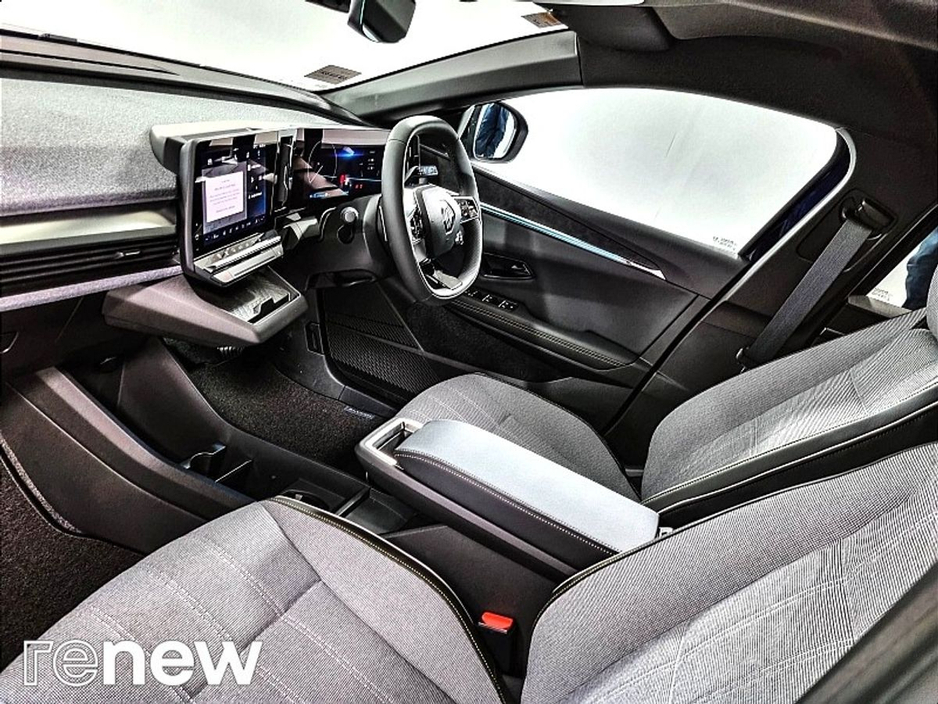 2023 Renault Megane E-Tech EV60 220hp Techno €25,900
