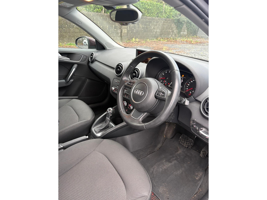 2014 Audi A1 - image 13