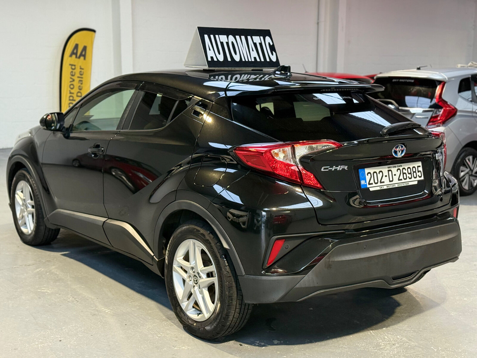 2020 Toyota C-HR 1.8 HYBRID LUNA €21,890