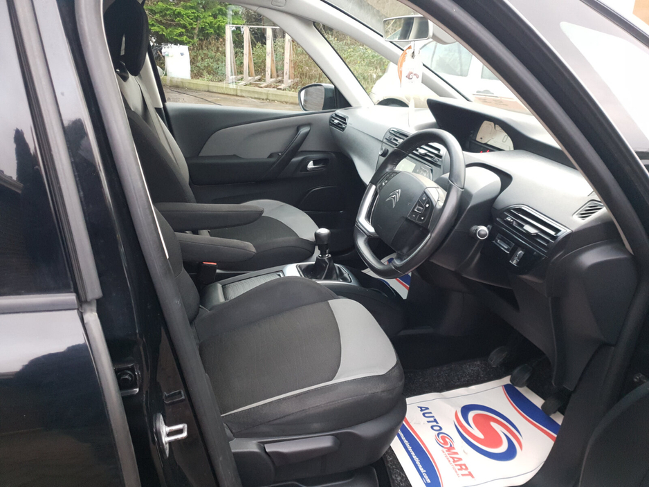 2015 Citroen C4 e-HDi 115 Airdream 6-spd man EXCLUSIVE €6,950