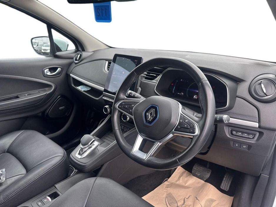 2020 Renault Zoe - image 6