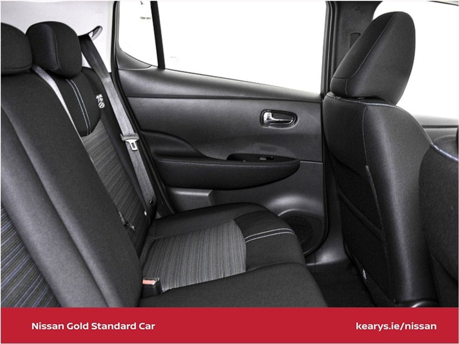 2023 Nissan Leaf - image 15