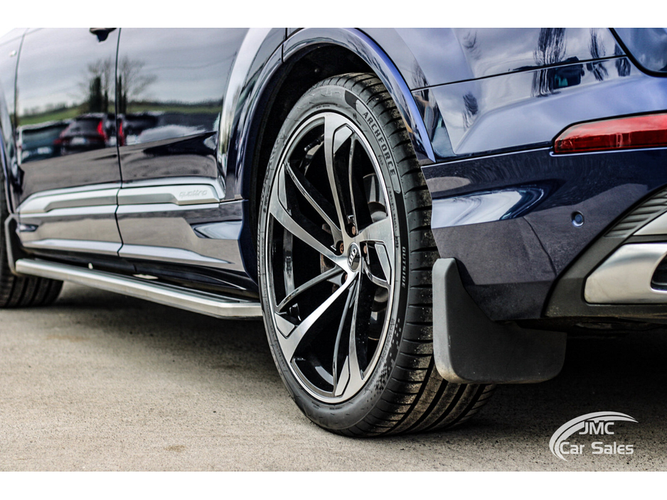 2020 Audi Q7 - image 16