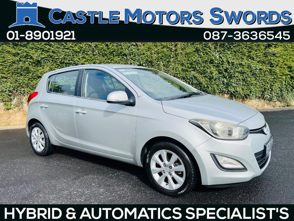 2012 Hyundai i20 - image 2