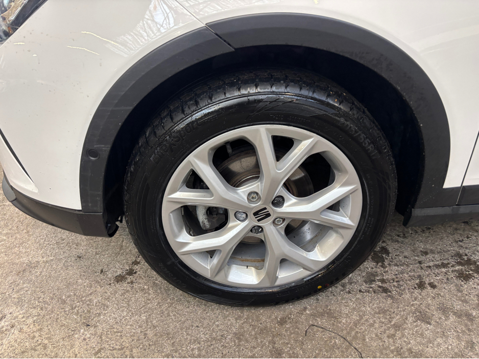 2023 SEAT Arona - image 23