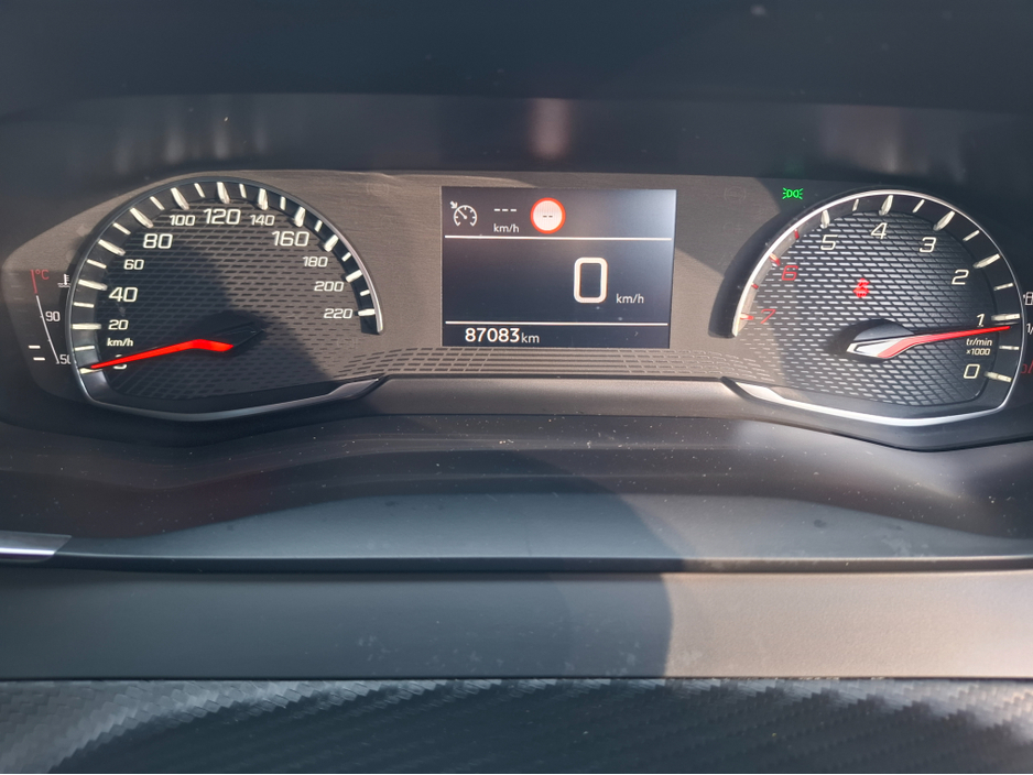 2023 Peugeot 208 - image 10