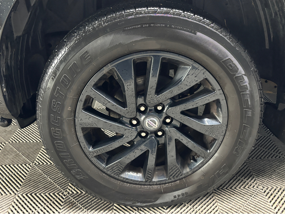 2018 Nissan Navara - image 8