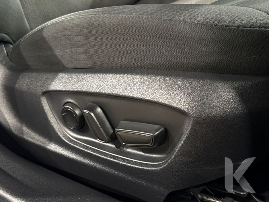 2020 Toyota Camry HYBRID - CRUISE CONTROL - REVERSE CAMERA - PUSH START/STOP BUTTON - TOYOTA SAFETY SENSE €25,950