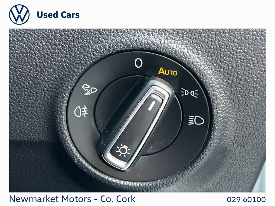 2023 Volkswagen T-Roc - image 6