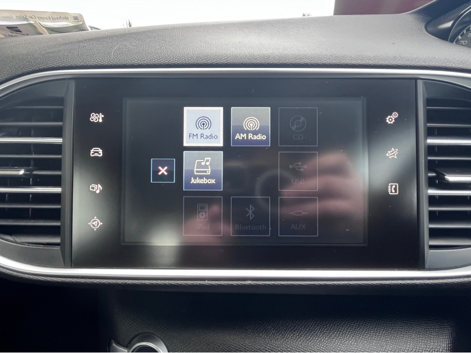 2016 Peugeot 308 - image 12