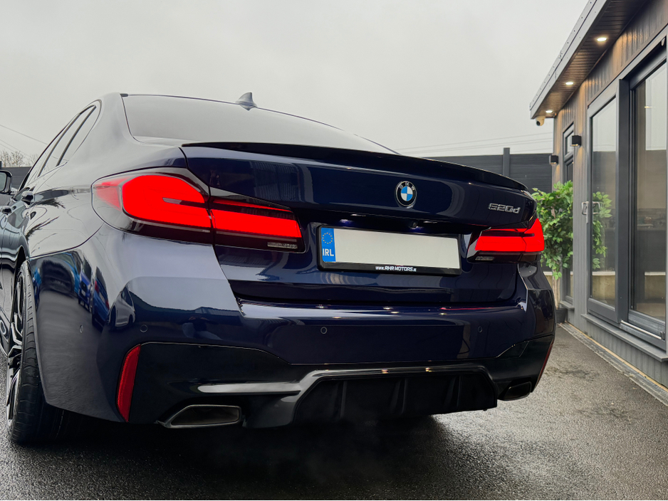 2020 BMW 5 Series - image 14