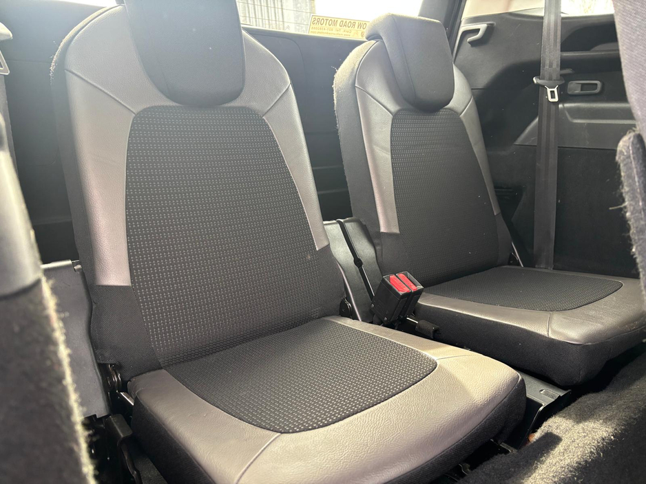 2018 Citroen Grand C4 Picasso - image 4