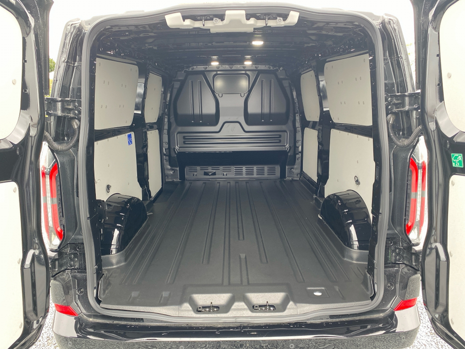 2026 Ford Transit Custom - image 20