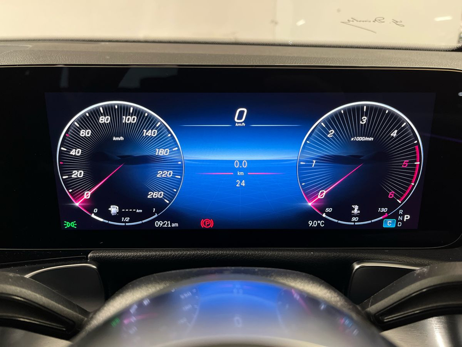 2026 Mercedes-Benz GLB 200d Progressive - 18 Inch Alloys - Reversing Camera - Ambient Lighting - Sat Nav - Climate Control - Heated Seats - Keyless Start - Apple CarPlay/Android Auto €73,298