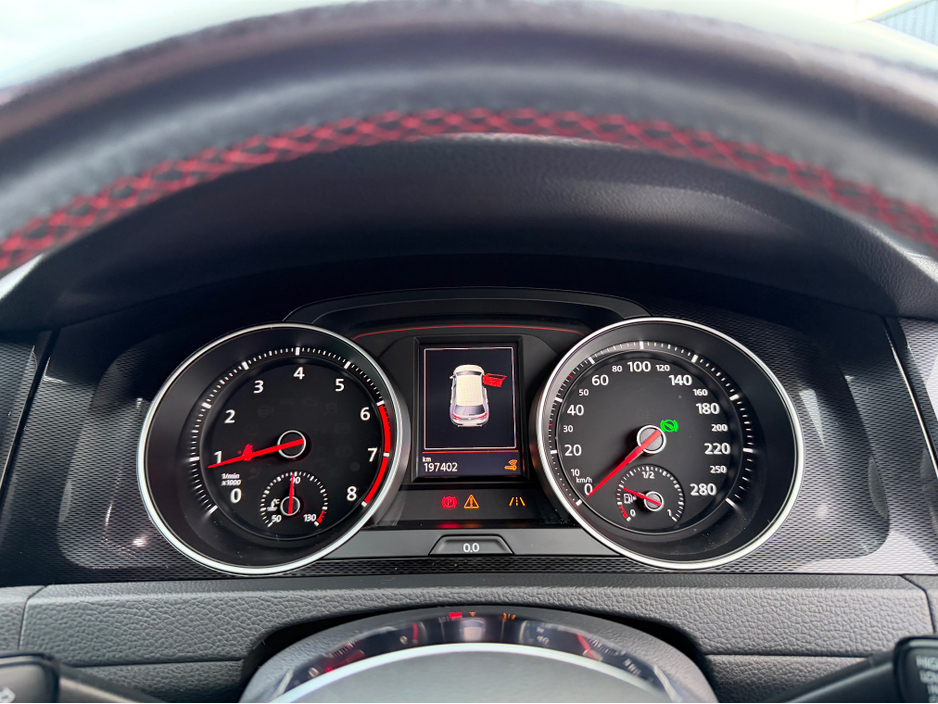 2017 Volkswagen Golf - image 18