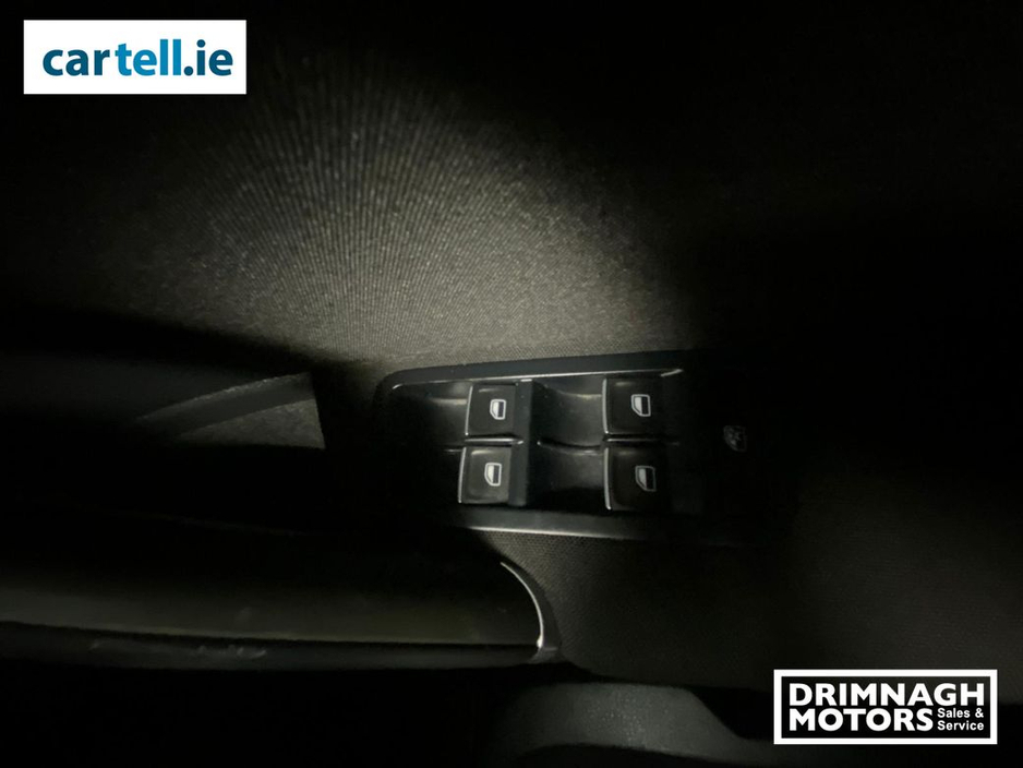 2016 Volkswagen Golf - image 14