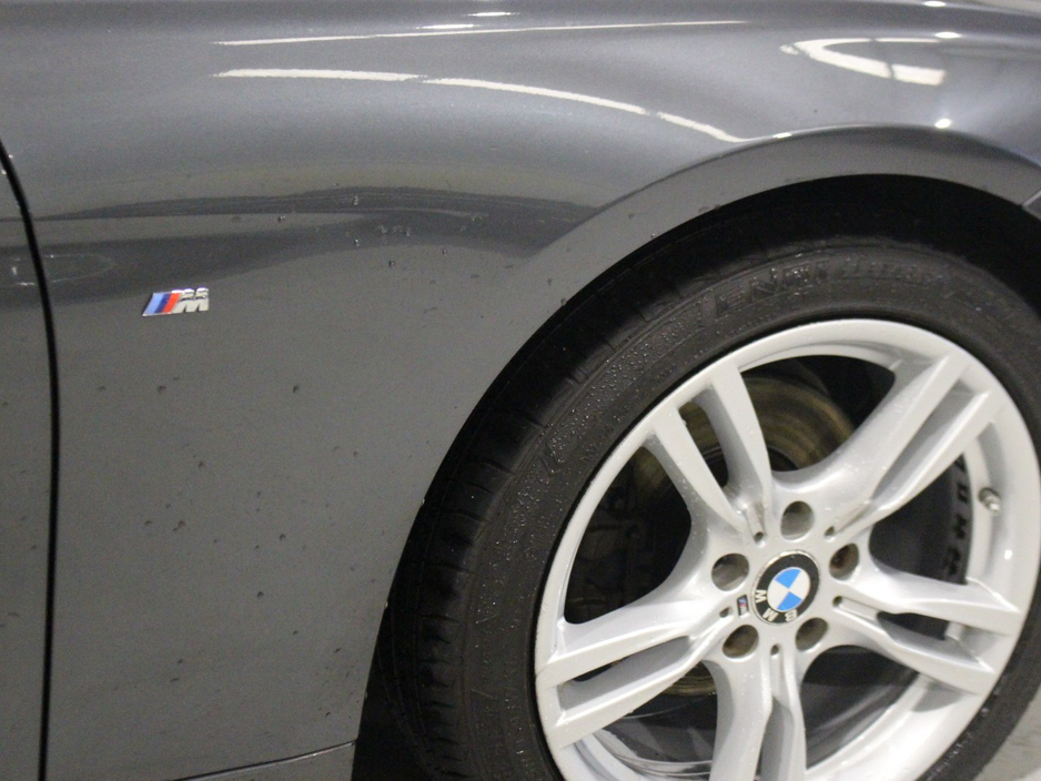 2018 BMW 3 Series - image 11