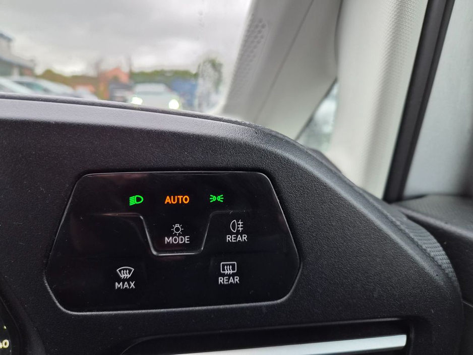 2023 Volkswagen Caddy Maxi Life - image 14