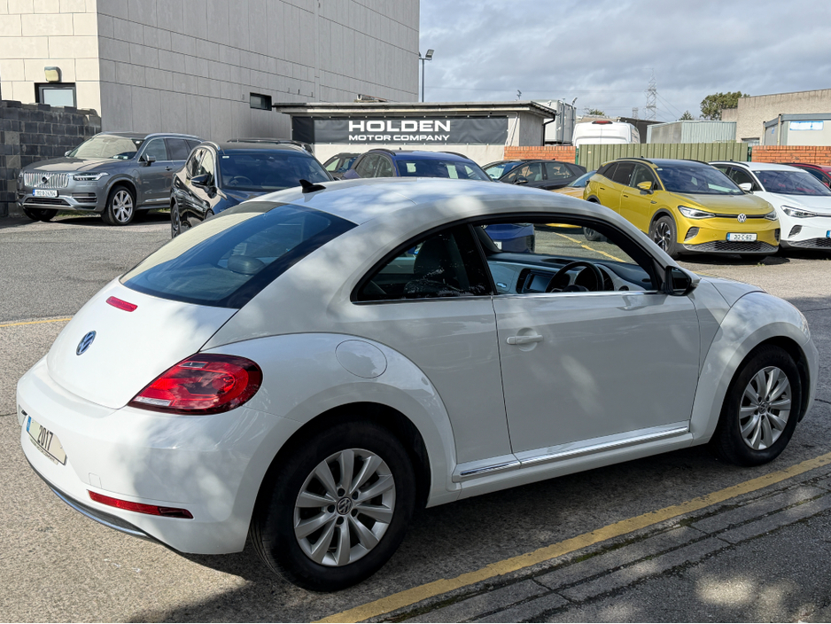 2017 Volkswagen Beetle - image 8