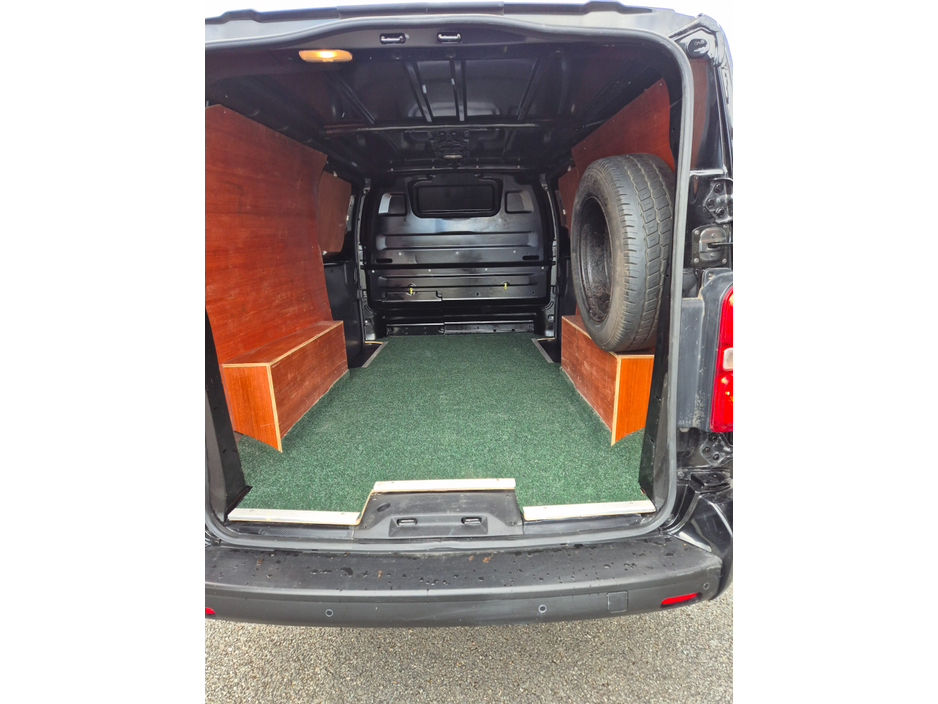 2024 Citroen Dispatch - image 7