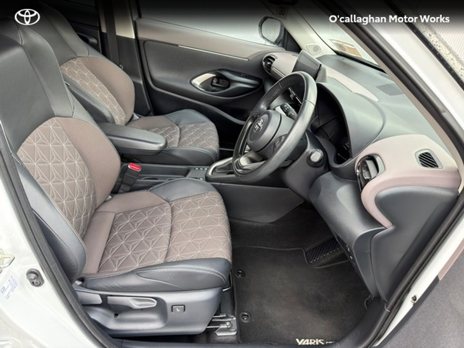 2023 Toyota Yaris Cross  €29,950